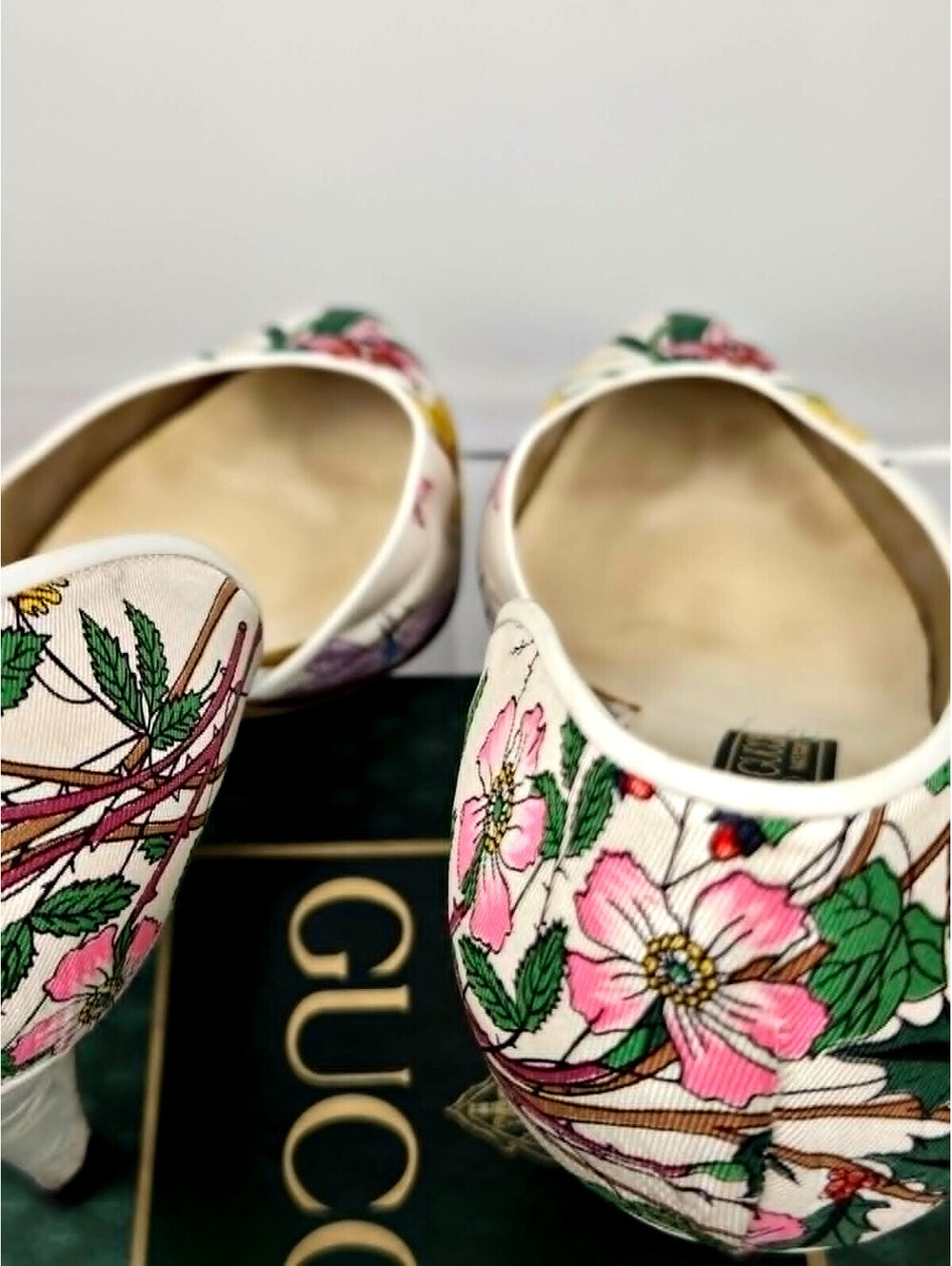 Vintage Gucci Flora Pumps 37.5 7.5 Floral Heels 1980s Italy w Box - Picture 15 of 16